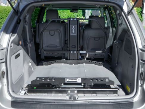 Used 2007 Toyota Sienna XLE image 9