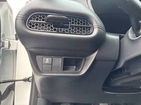 Used 2025 Honda HR-V LX image 10