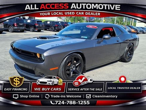 Used 2017 Dodge Challenger R/T RWD image 3