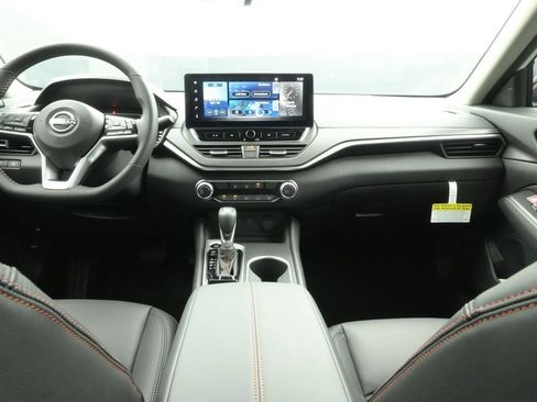 New 2026 Nissan Altima 2.5 SR AWD/4WD image 12