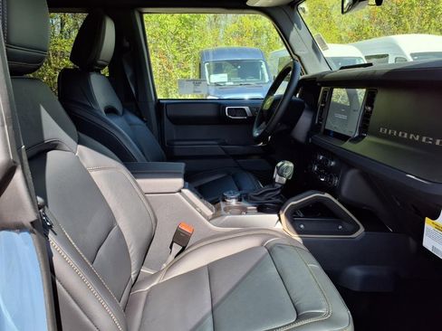 New 2025 Ford Bronco Badlands image 6