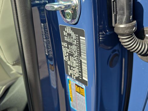 New 2025 Kia Telluride EX w/ EX Captain's Chair Package image 34