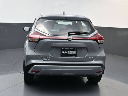 Used 2024 Nissan Kicks SV FWD image 4