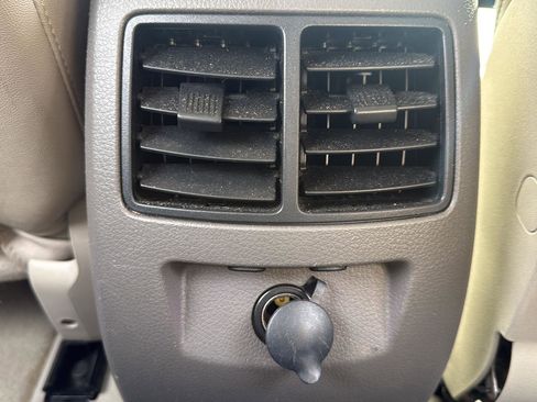 Used 2010 Ford Edge SEL image 19