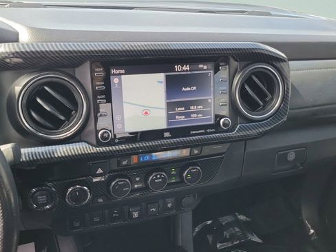 Used 2020 Toyota Tacoma Limited AWD/4WD image 14