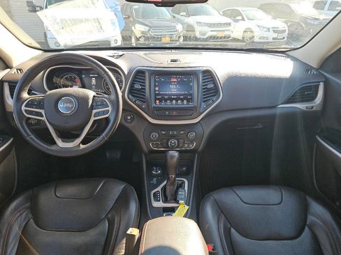 Used 2017 Jeep Cherokee Trailhawk image 21