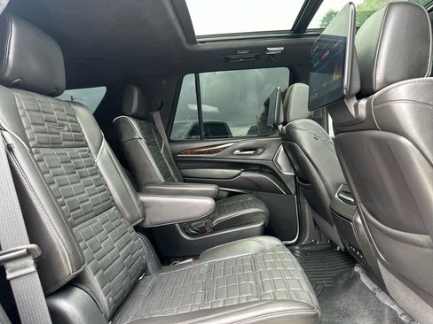 Used 2022 Cadillac Escalade Sport Platinum AWD/4WD image 20