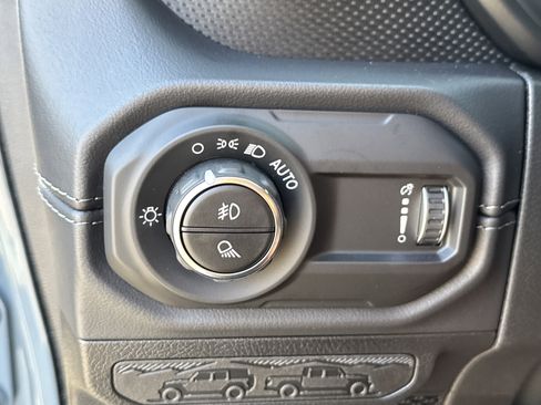 New 2025 Jeep Gladiator Rubicon image 37