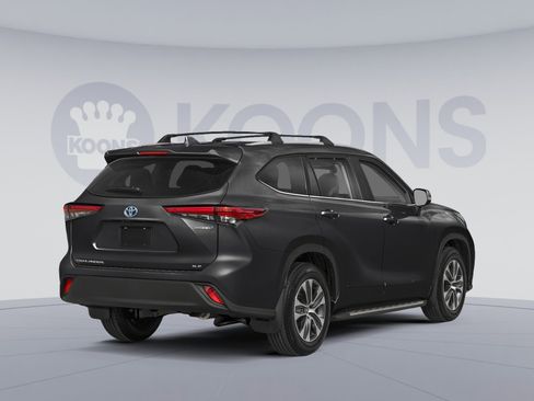 New 2026 Toyota Highlander XLE AWD/4WD image 2