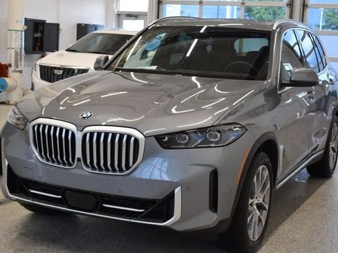 New 2026 BMW X5 xDrive40i w/ Premium Package AWD/4WD image 4