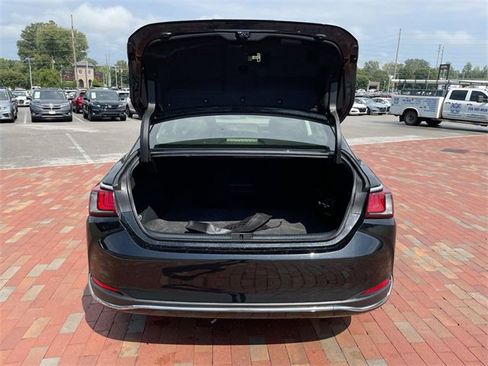 Used 2019 Lexus ES 300h w/ Premium Package image 29