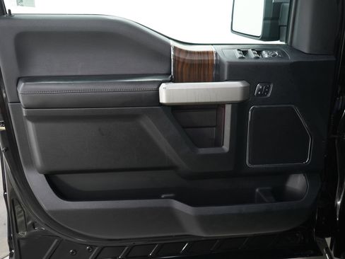 Used 2017 Ford F150 Lariat w/ Equipment Group 502A Luxury AWD/4WD image 23