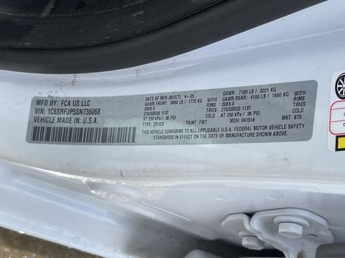 Used 2025 RAM 1500 Laramie AWD/4WD image 32