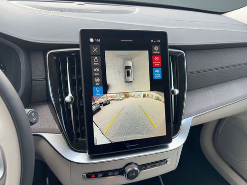 New 2026 Volvo XC90 B6 Ultra w/ Protection Package image 25