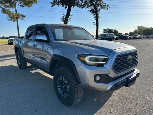 Used 2022 Toyota Tacoma TRD Off-Road w/ Technology Package AWD/4WD image 3