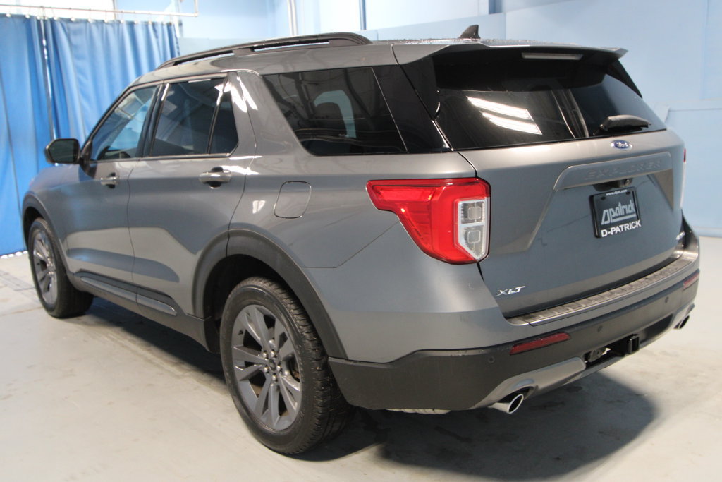 Used 2023 Ford Explorer XLT w/ Equipment Group 202A AWD/4WD image 33