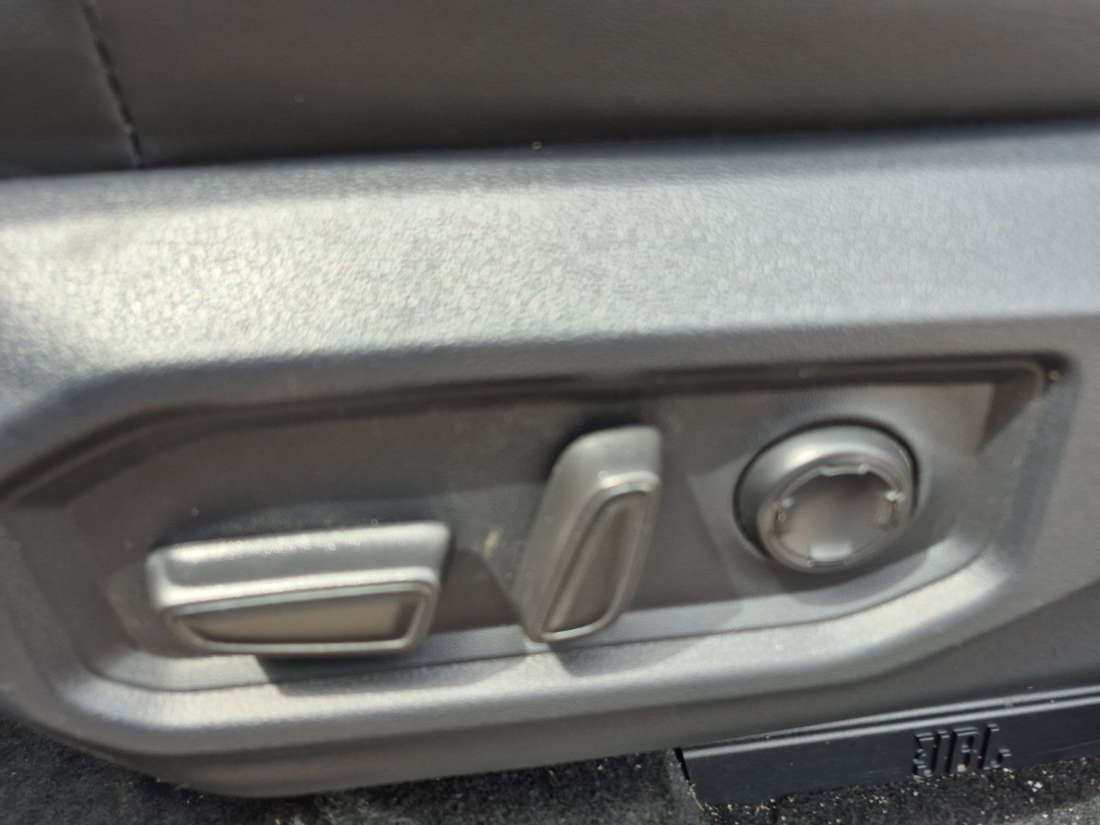 Used 2025 Toyota Sequoia Platinum AWD/4WD image 13