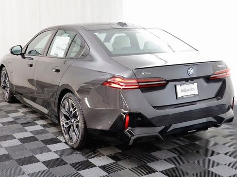 New 2026 BMW 550e xDrive w/ Executive Package image 17