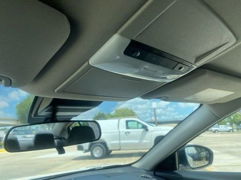 Used 2025 Nissan Altima 2.5 SV FWD image 31