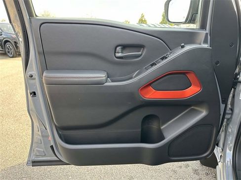 New 2026 Nissan Frontier PRO-4X w/ Pro-4x Convenience Package image 14