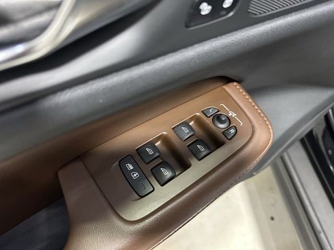 Used 2023 Volvo V60 B5 Cross Country Plus image 26