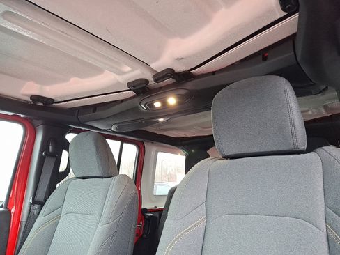 Certified 2025 Jeep Wrangler Willys image 14