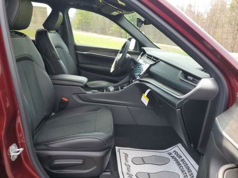 New 2026 Jeep Grand Cherokee Altitude AWD/4WD image 24