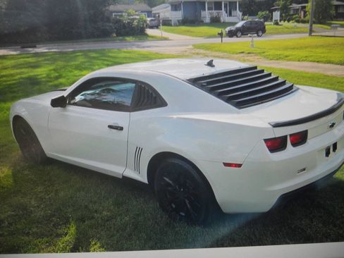 Used 2013 Chevrolet Camaro LS RWD image 10
