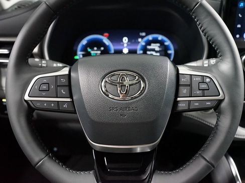 New 2026 Toyota Highlander Limited image 12