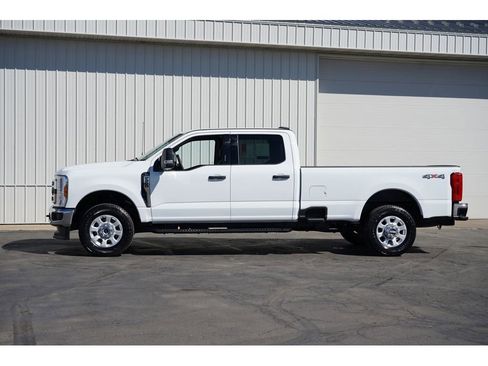 Used 2024 Ford F250 XLT image 6