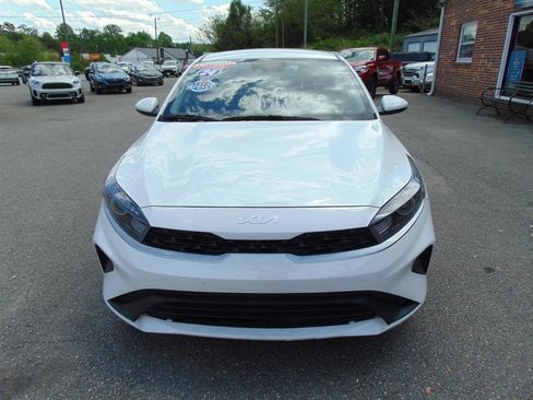 Used 2024 Kia Forte LXS FWD image 2