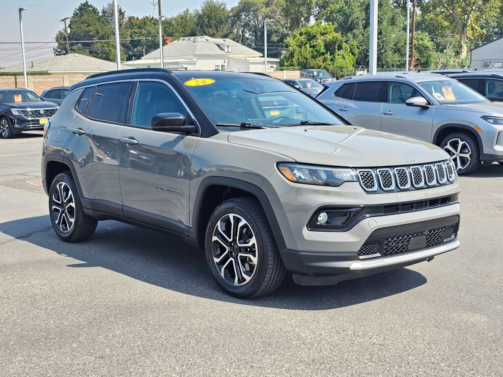 Used 2024 Jeep Compass Limited AWD/4WD image 8