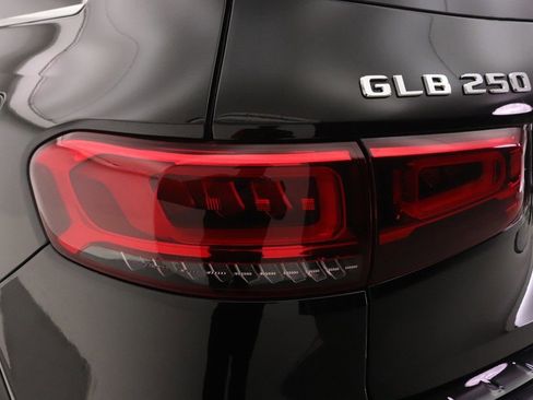 Certified 2023 Mercedes-Benz GLB 250 image 21