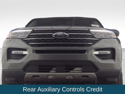 Used 2023 Ford Explorer XLT w/ Equipment Group 202A image 8