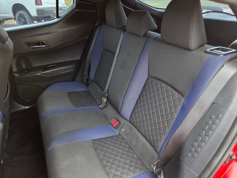 Used 2022 Toyota C-HR XLE FWD image 21