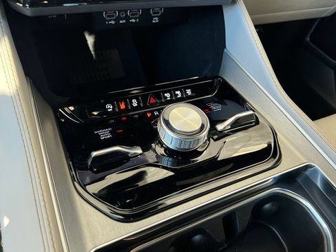 New 2026 Jeep Grand Wagoneer Limited AWD/4WD image 26