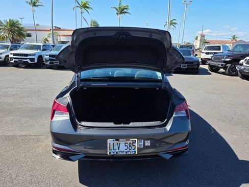 Used 2022 Hyundai Elantra Limited w/ Cargo Package FWD image 11