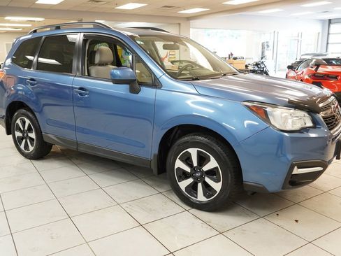 Used 2018 Subaru Forester 2.5i Premium w/ All-Weather Package AWD/4WD image 14