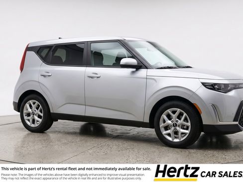 Used 2025 Kia Soul LX w/ LX Technology Package FWD image 1