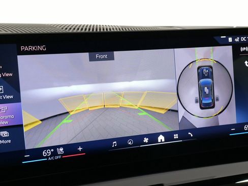 Used 2025 BMW 530i xDrive w/ Premium Package image 54