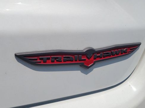 Used 2025 Jeep Compass Trailhawk AWD/4WD image 8