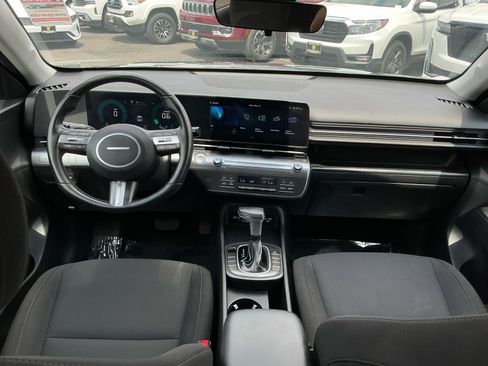 Used 2025 Hyundai Kona SEL FWD image 17