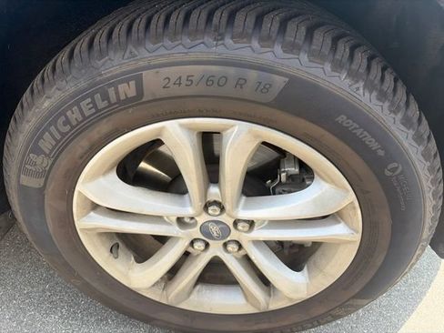 Used 2020 Ford Edge SEL w/ Convenience Package AWD/4WD image 4