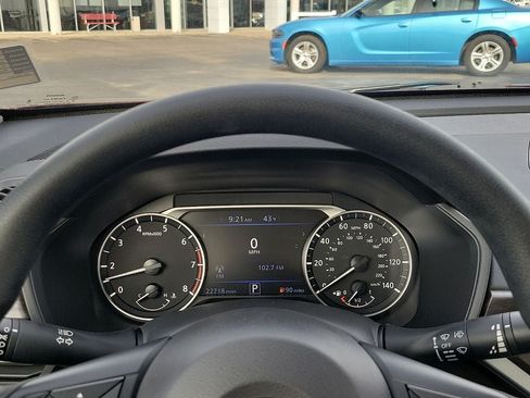 Used 2025 Nissan Altima 2.5 SV FWD image 18