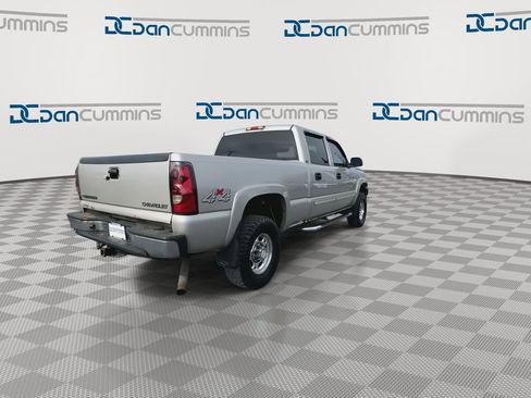 Used 2005 Chevrolet Silverado 2500 LT w/ Heavy-Duty Power Package image 8