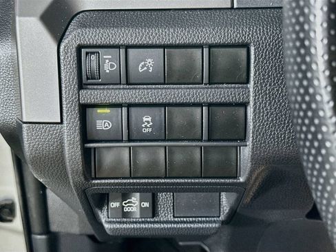 Used 2024 Toyota Tacoma SR5 AWD/4WD image 23