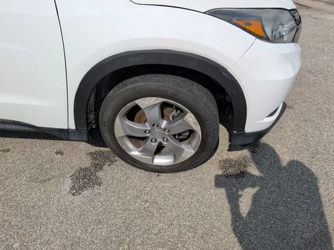 Used 2018 Honda HR-V LX image 12