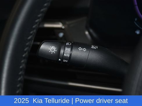 Used 2025 Kia Telluride S image 11