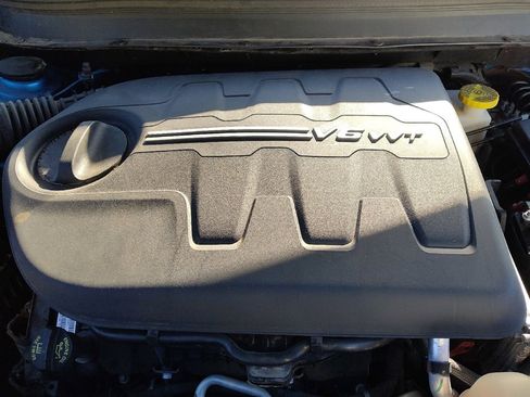Used 2019 Jeep Cherokee Trailhawk AWD/4WD image 30