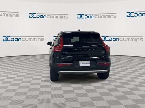 Used 2023 Volvo XC40 B5 Core AWD/4WD image 7